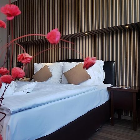 Hotel Pest Inn Budapest Bagian luar foto