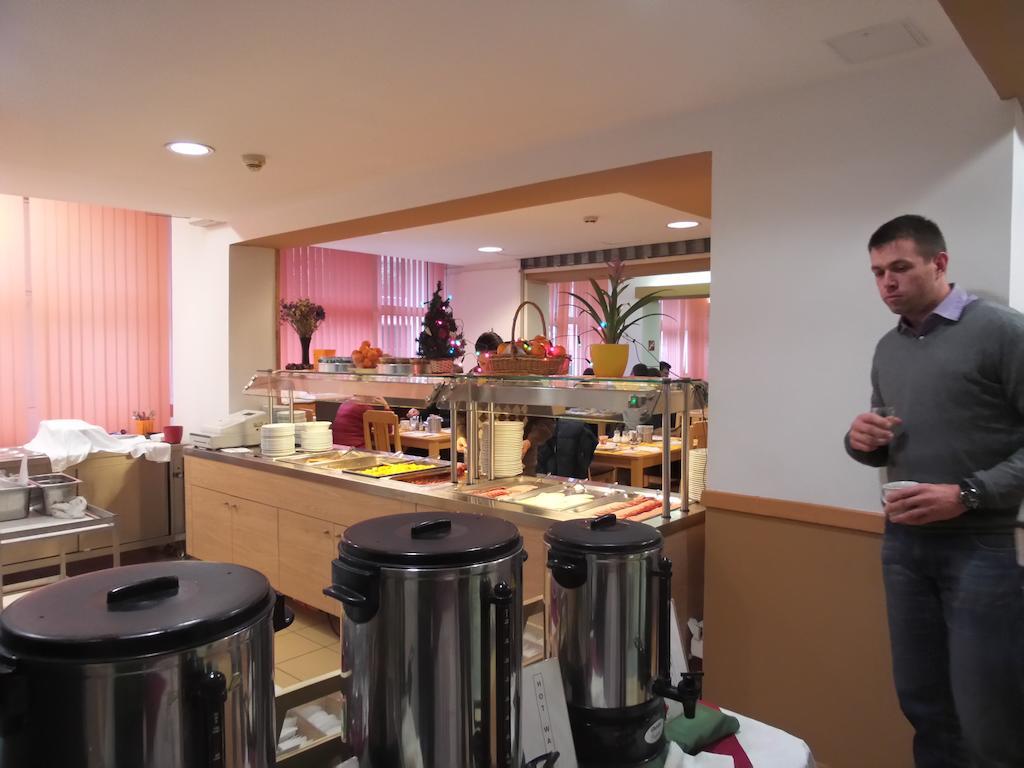 Hotel Pest Inn Budapest Bagian luar foto