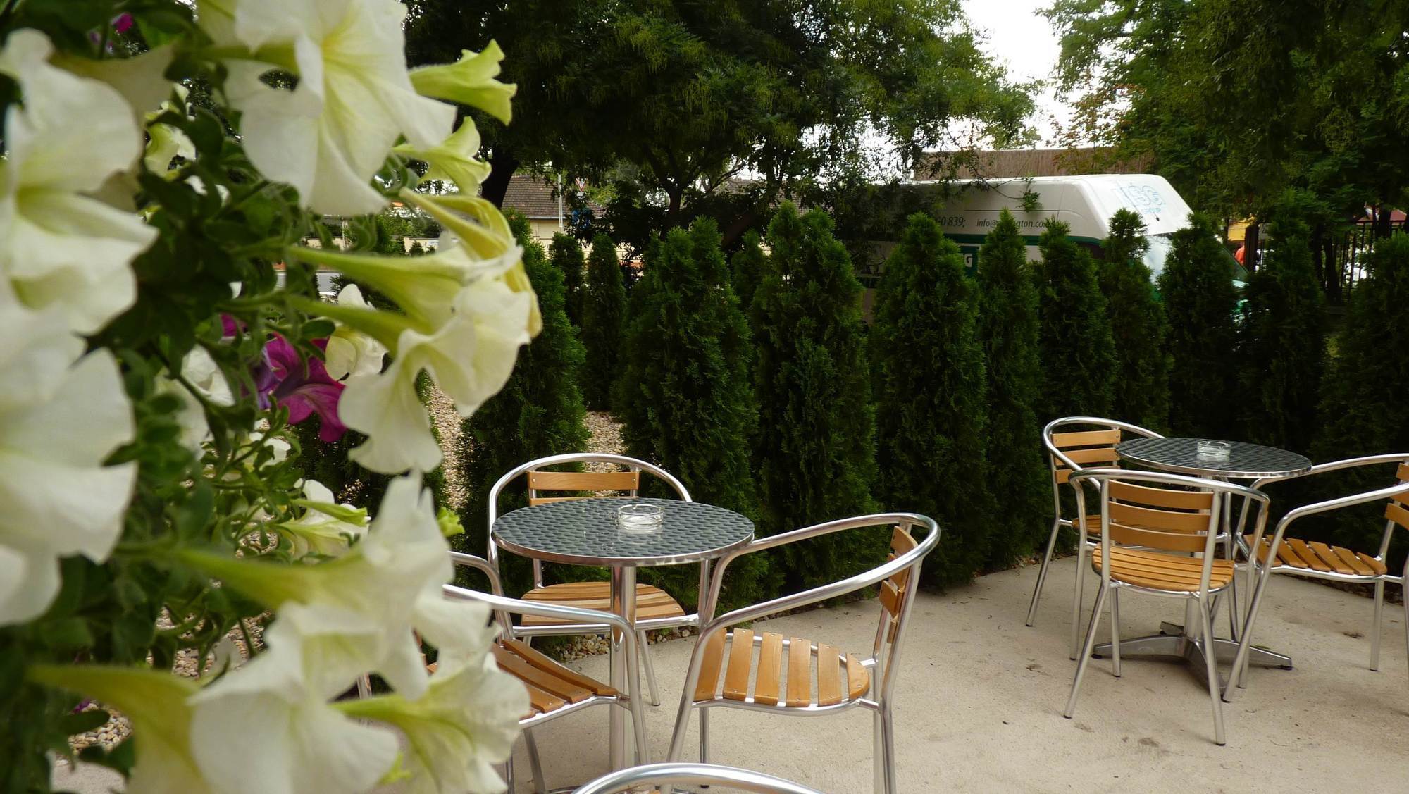 Hotel Pest Inn Budapest Bagian luar foto