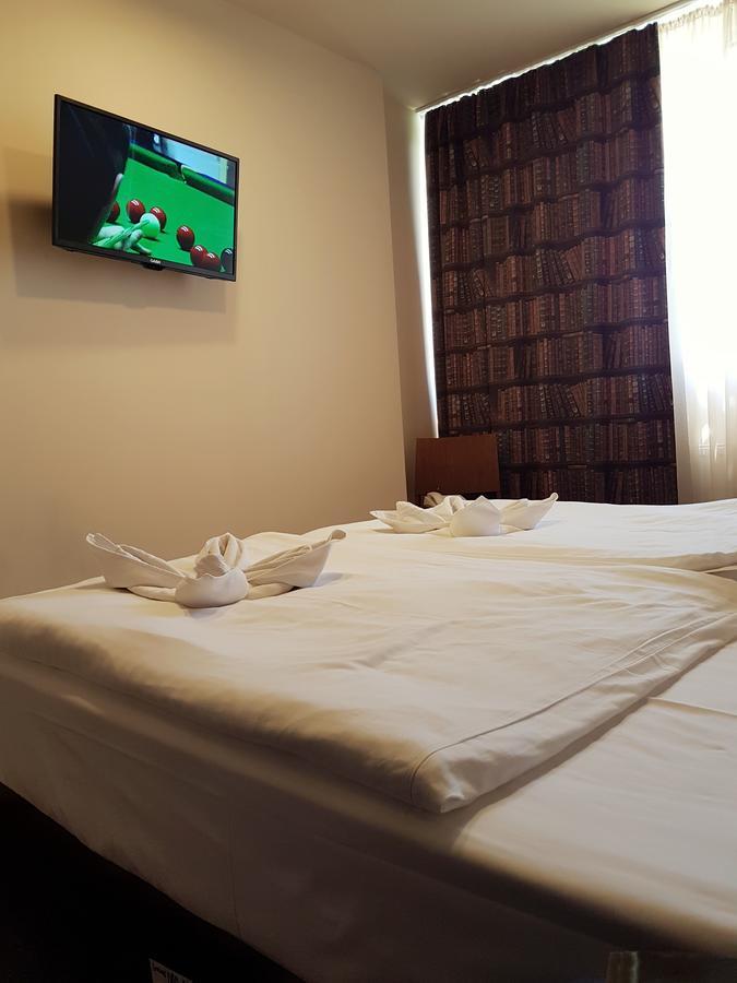 Hotel Pest Inn Budapest Bagian luar foto